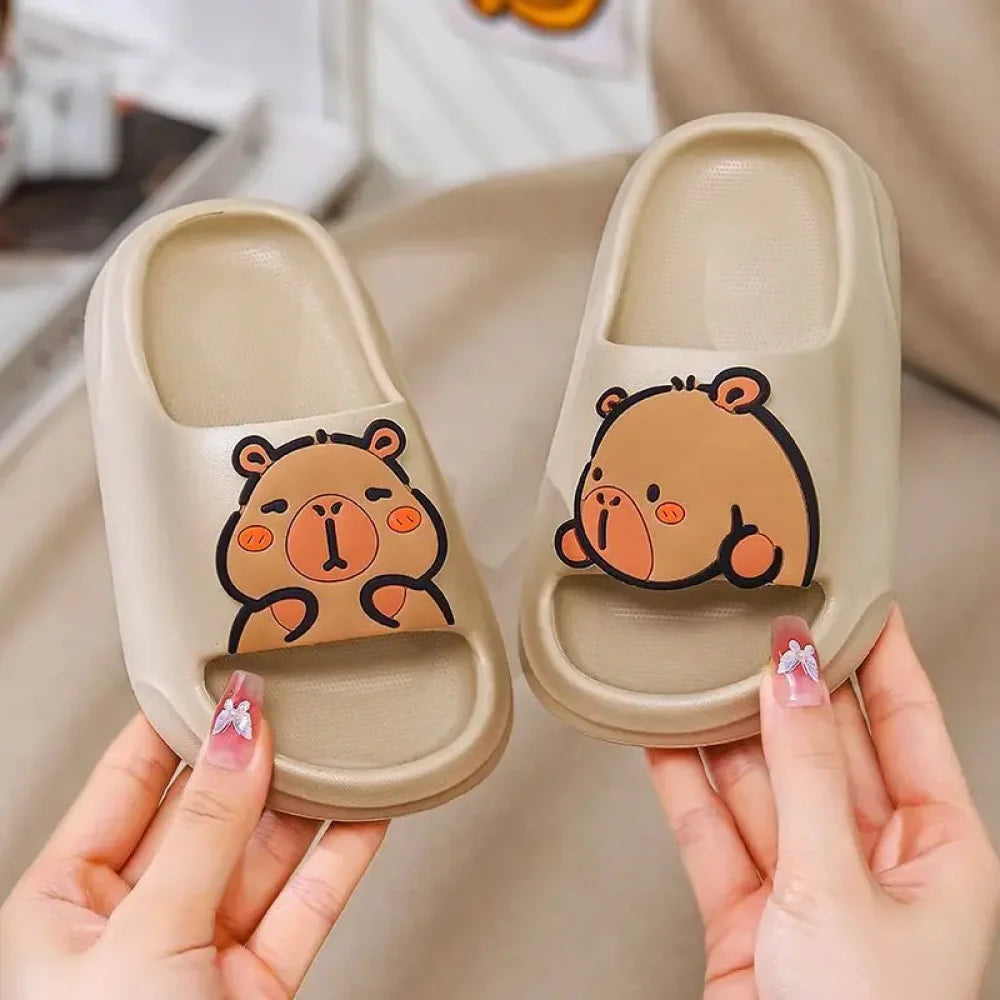 Chaussons Enfant style claquette capybara (taille 24-40) - Beige / 24-25