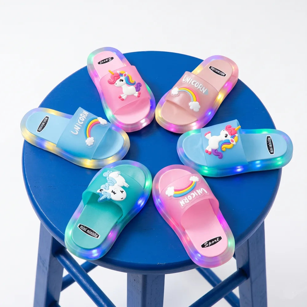 Chaussons enfant style claquette licorne avec led (taille 24-35)