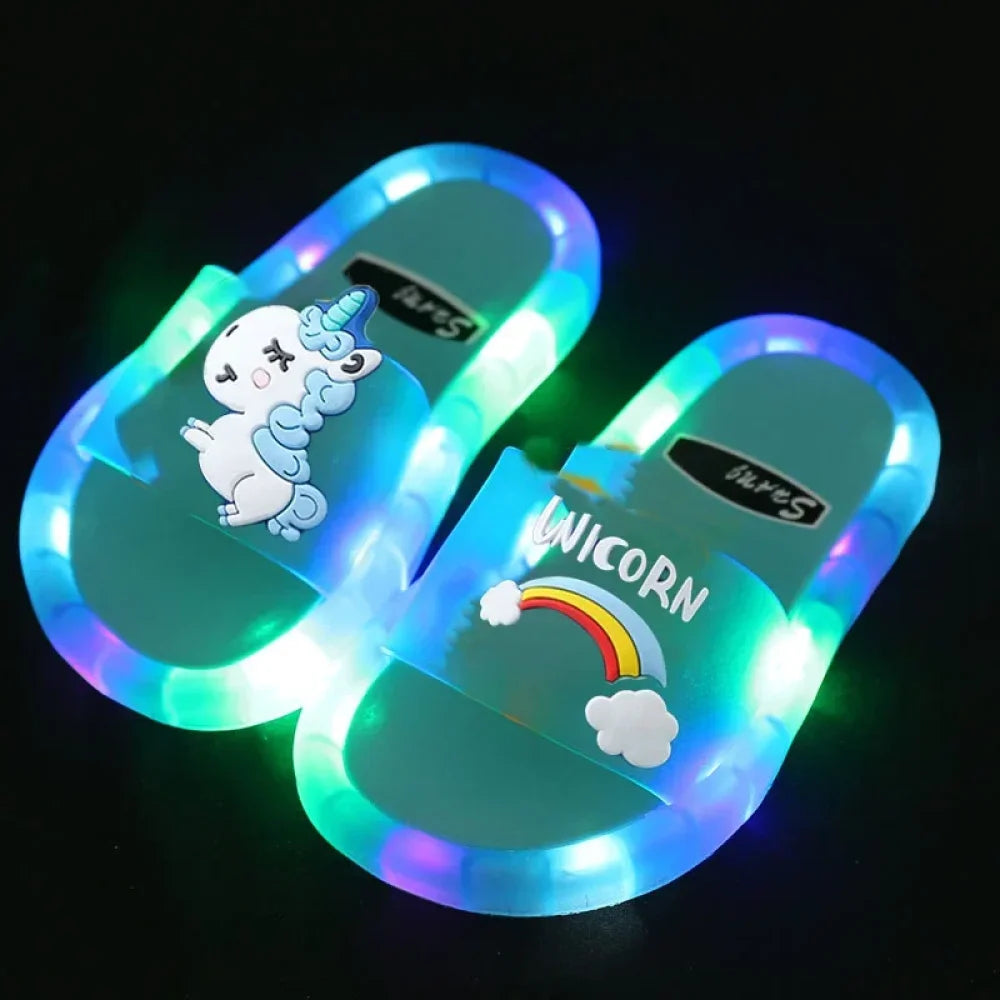Chaussons enfant style claquette licorne avec led (taille 24-35)