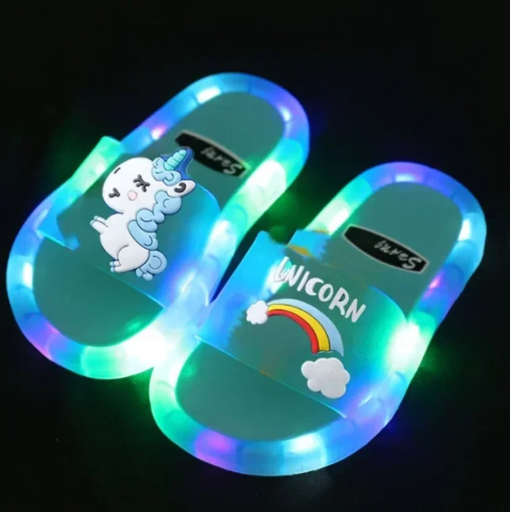 Chaussons enfant style claquette licorne avec led (taille 24-35) - Bleu / 24-25
