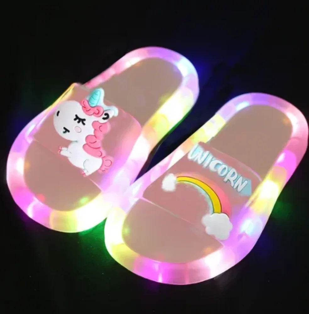 Chaussons enfant style claquette licorne avec led (taille 24-35) - Rose / 24-25