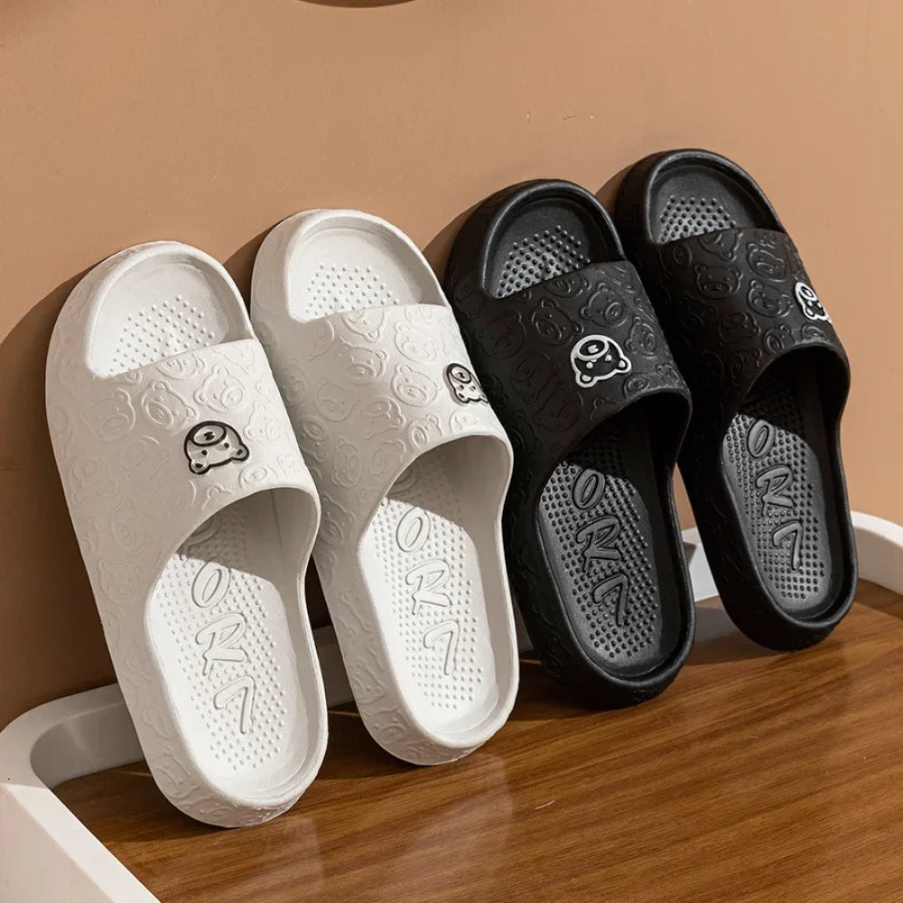 Chaussons style claquette avec motif ours (taille 36-45)