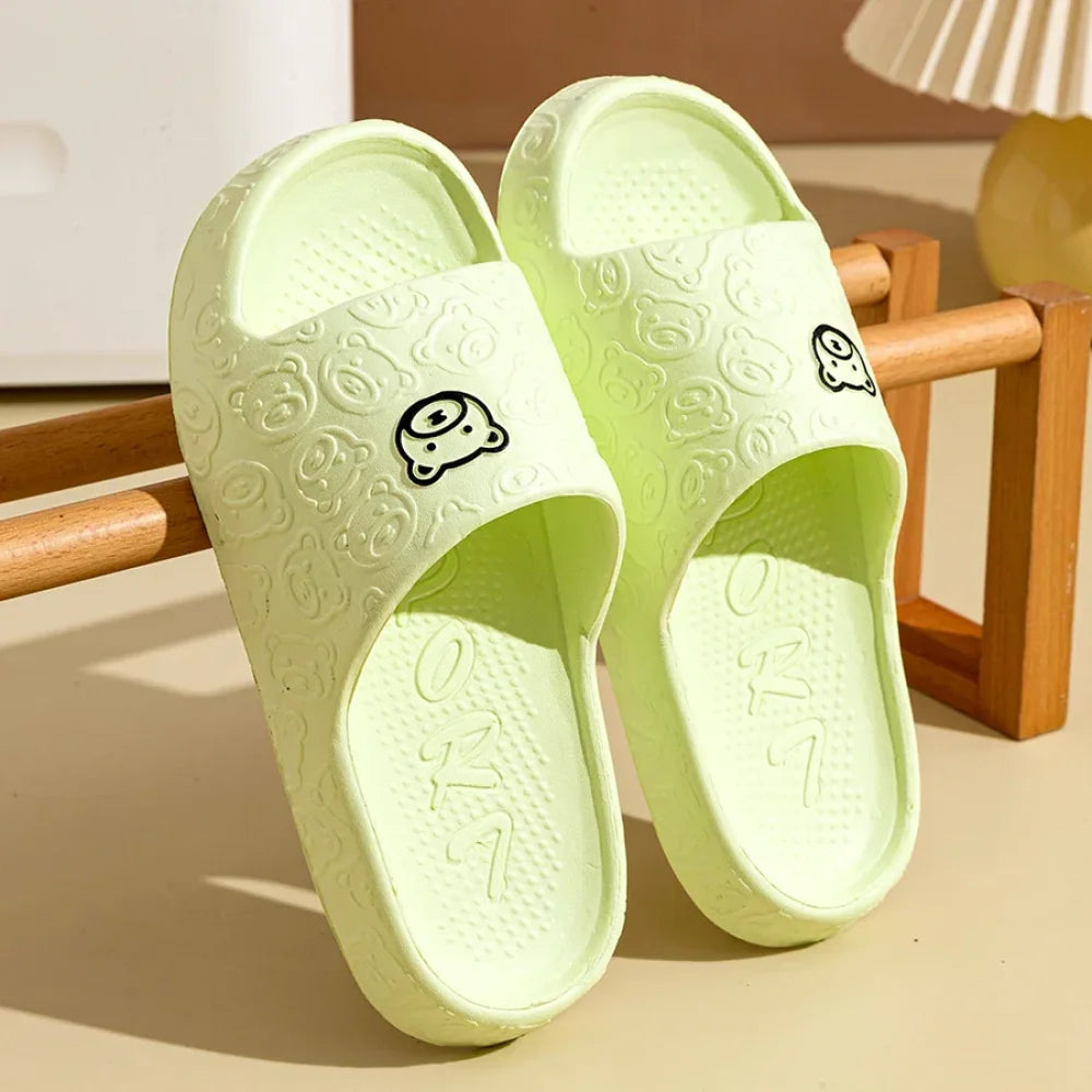 Chaussons style claquette avec motif ours (taille 36-45) - Vert / 36-37