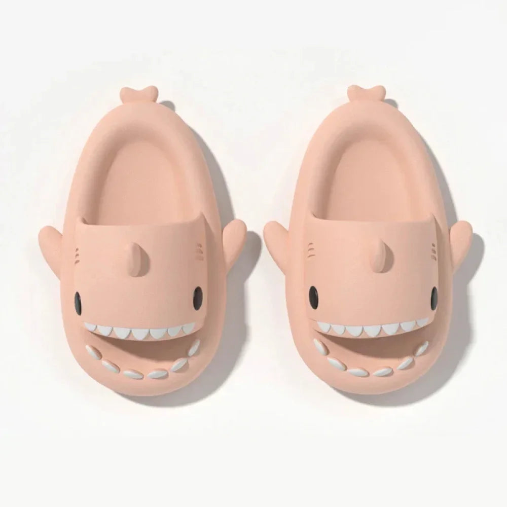 Chaussons style claquette requin (taille 30-45) - Rose / 30-31
