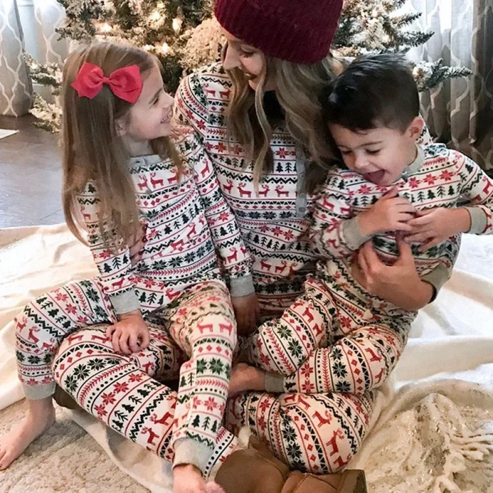 Christmas 2025 Family Matching Outfits Allover Print Mom Dad Kids 2 Pieces Pajamas Set Sleepwear Baby Romper Xmas Look